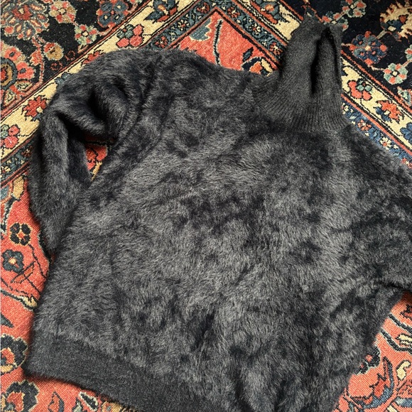 Men Cozy Black Fuzzy Sweater XL - Picture 5 of 8